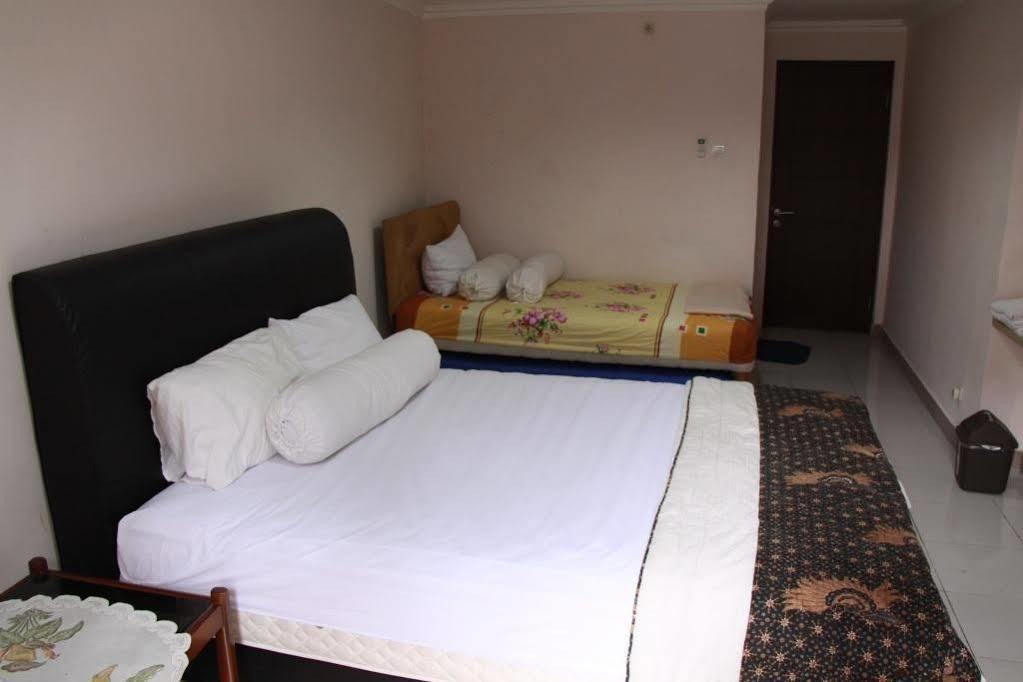Pondok Malabar Hostal Yakarta Exterior foto