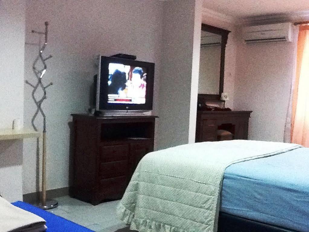 Pondok Malabar Hostal Yakarta Exterior foto