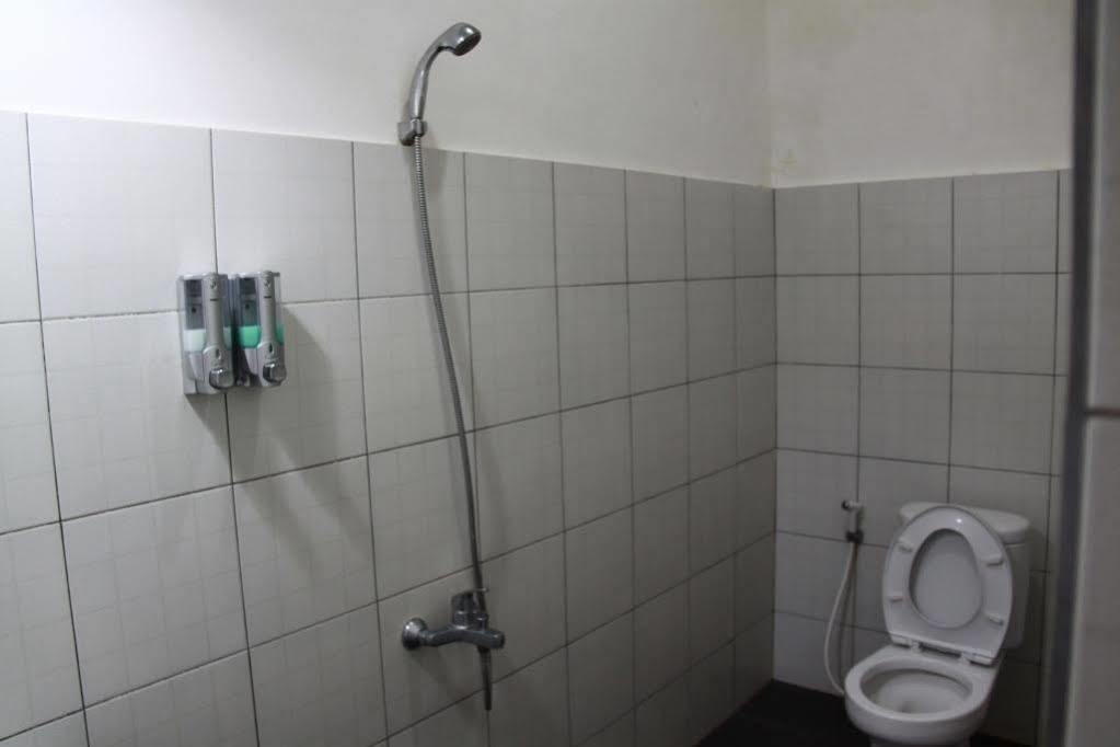 Pondok Malabar Hostal Yakarta Exterior foto